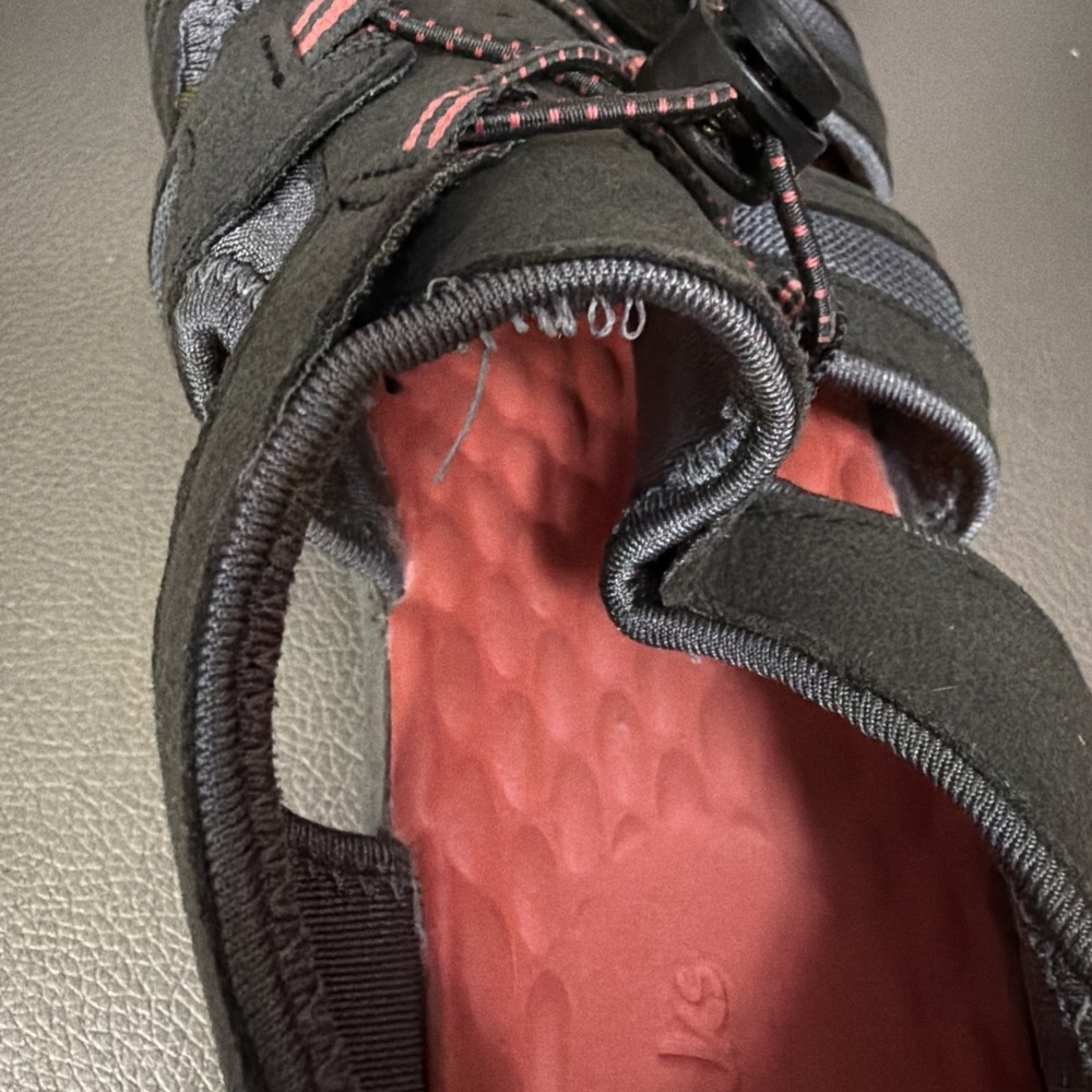 Clarks Tuvia Melon Fisherman Trail Sandals‎ (26108429) Size: 9 Gray+pink Hiking - Picture 9 of 9